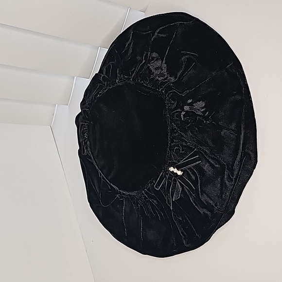 Women's Hat - Picture 3 of 15